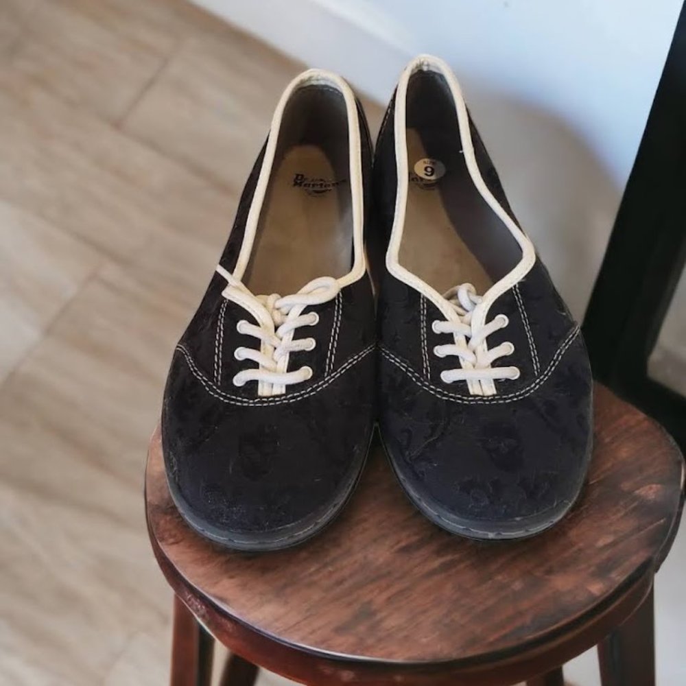 Dr Martens Air Wair Womans Shoes Size 9 Pre Owned